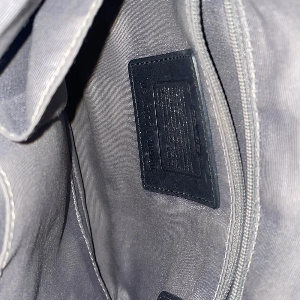 Coach - Picture 3 of 7